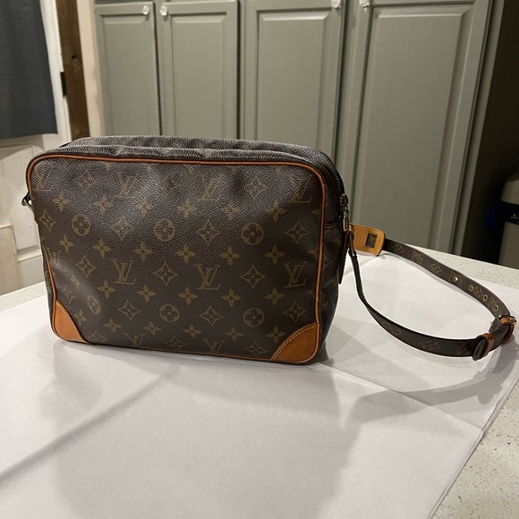 Louis Vuitton Monogram Nile Crossbody EUC + COA - Picture 8 of 16